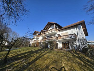 ... Sonnig moderne 4-Zi-Wohnung im DG mit Westbalkon in ruhiger Lage und frei zum Selbstbezug ...