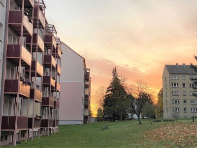 **ERSTBEZUG**
sanierte, sonnige 2 Zi Wohnung mit Dusche