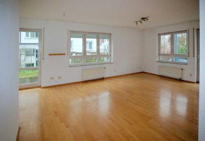 Gut gelegene 3-Zimmer EG Wohnung mit Balkon und Garten