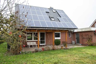 Einfamilienhaus mit PV-Anlage – Teilweise saniert, bereit für Ihre Ideen!