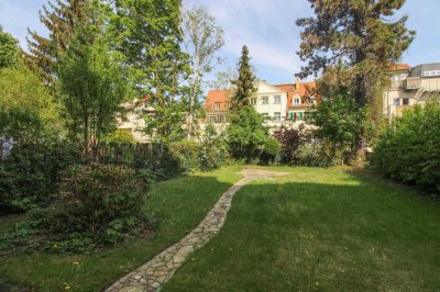 Traumhafte Stadtvilla in Bestlage: Direkt am Rosental mit viel Platz und großem Garten!