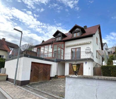 Neu renoviertes Zweifamilienhaus