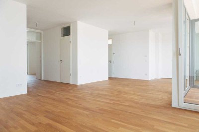 Ihr neues Penthouse: 2 Zimmer, große Terrasse & Wannenbad – 0172-3261193