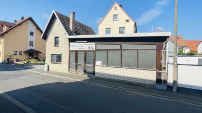 Die Gelegenheit für Handwerker!  Einfamilienhaus mit Halle und Ausbaupotential