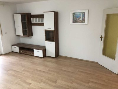 Teilmöblierte 1,5-Zimmer-Hochparterre-Wohnung mit Balkon und EBK in Ainring