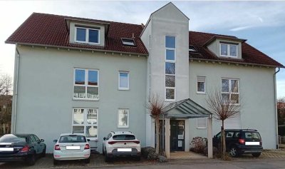 Freundliche 4-Zimmer-Penthouse-Wohnung mit gehobener Innenausstattung mit EBK in Rottenburg