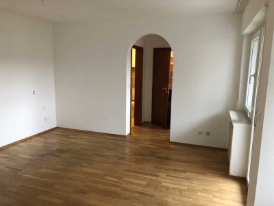 Gepflegte 1-Zimmer-Wohnung mit Balkon und EBK in Paderborn