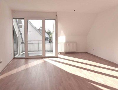 Renovierte 2-Zimmer mit neuer EBK, mit Balkon, TG und Hausmeister in Wernau (Stadtplatz)