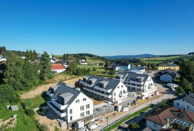 Traumhaft große Dachgeschosswohnung mit Fußbodenheizung &amp; -kühlung und 2 Tiefgaragenplätzen – Ihr neues Zuhause in Hellmonsödt