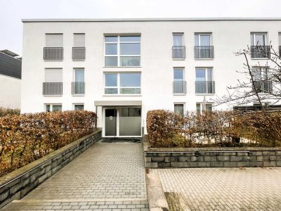 Stilvolle DG-Wohnung mit gehobener Innenausstattung, Balkon, EBK und Stellplatz