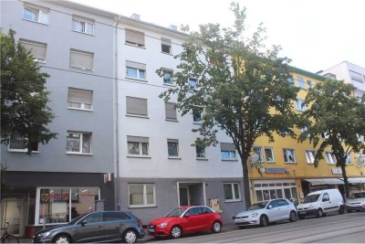 REMAX - **Gut vermietete kleine Wohnung mit gutem Grundriss***