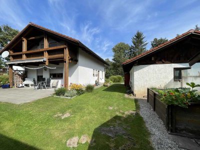 Freistehendes Einfamilienhaus mit großem Garten