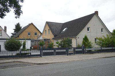 Interessantes Einfamilienhaus inkl. 2 Einliegerwohnungen auf 775 m² Eigentumsgrundstück