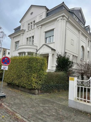 Exklusive 3,5-Raum-Wohnung in denkmalgeschützter Villa an der Ruhr