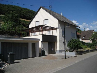 Freistehendes Einfamilienhaus in ruhiger, sonniger Waldrandlage