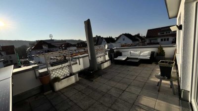 Stilvolle 3-Raum-Penthouse-Wohnung mit gehobener Innenausstattung mit EBK in Esslingen am Neckar