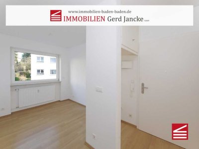 Baden-Baden, gut geschnittene 2,5 Zimmer-Wohnung mit Einzel-Garage in ruhiger Lage!