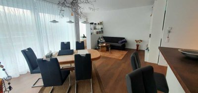 Stilvolle, neuwertige 2,5-Zimmer-Penthouse-Wohnung mit gehobener Innenausstattung und EBK in Worms