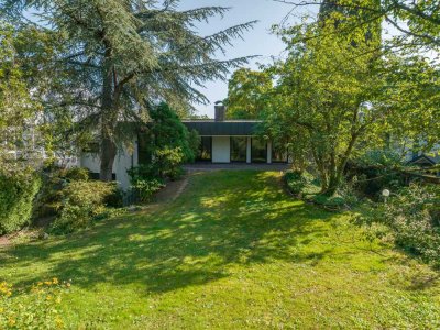 Haus mit großem Garten und Garage 
in bester Wohnlage