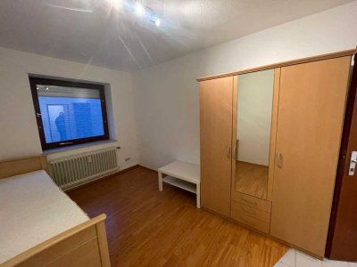 TOP Lage! 500m bis KIT, sofortiger Einzug möglich, möbliertes Einzelzimmer, ab 26.04.2025 frei