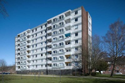 3-Zi.-Wohnung im 4. Obergeschoss mit Aufzug, Balkon und Badewanne in Wilhelmshaven - Nähe City !!!