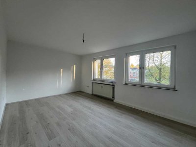 **Frisch renovierte 3,5 Zimmer Wohnung mit Balkon!**