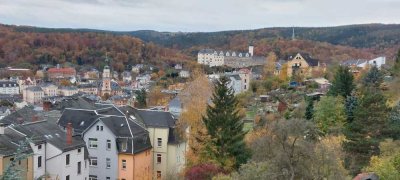 Preiswerte, gepflegte 2,5-Zimmer-Wohnung in Greiz mit traumhaftem Ausblick