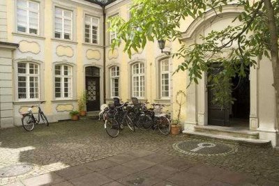 Traumhaft schöne Altbauwohnung im Herzen von Heidelberg mit Schlossblick