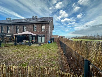 Traumhaftes neuwertiges REH mit Garten und Carport