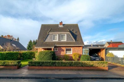 Begehrte Lage in Husum: kleines gepflegtes Einfamilienhaus mit Garten, Keller, Carport und Garage.