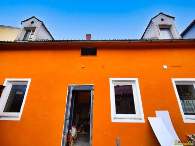 Wohnung zur Kernsanierung. - Vielfältiges Potential zentral in Köflach. - Hauptplatz und Bahnhof fußläufig.