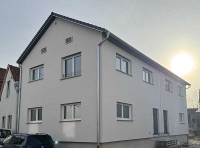 Moderne 3-Zimmer-Doppelhaushälfte mit gehobener Innenausstattung und Küche in Edesheim