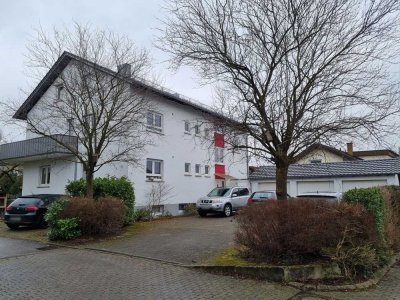 Großzügiges, renoviertes 3-Familienhaus -realgeteilt- mit schönem Garten und drei Garagen