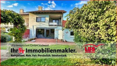 Geräumiges Reihenendhaus mit Garten, Garage u. Carport