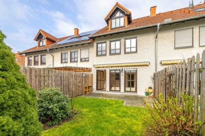 Schickes Einfamilien-Reihenhaus mit EBK, SW-Terrasse, Garten + Stellplatz an ruhigem Privatweg