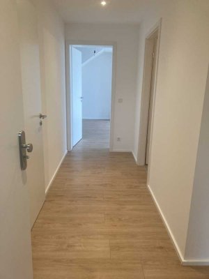 Geschmackvolle, neuwertige 3-Raum-DG-Wohnung mit gehobener Innenausstattung mit Balkon in Neuss