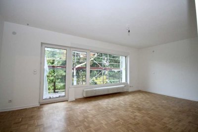 ERSTBEZUG - Exklusive 2-Zimmer-Wohnung mit Balkon, hochwertiger Ausstattung und Blick in den Taunus