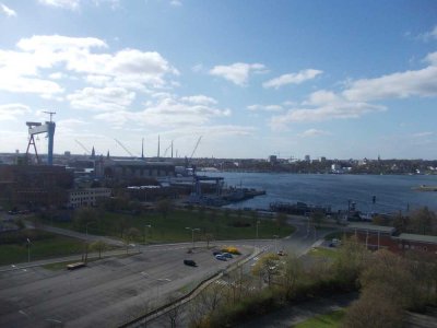 Weitblick über die Förde: sonnige 2-Zimmer-Wohnung mit Balkon