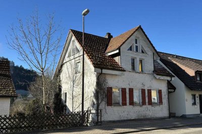 Preiswertes, sanierungsbedürftiges Einfamilienhaus  für die junge Familie