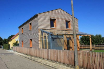 Attraktives Einfamilienhaus mit Garten und Terrasse in Egweil