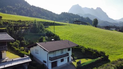 Objekt Nr.: GAST1000 - GASTEIG - FREIZEITWOHNSITZ - wunderschönes großes Hanggrundstück mit äterem Haus mit Traumblick auf den Kaiser