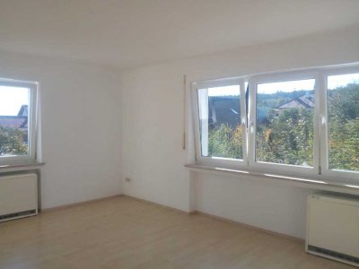 Schöne, ruhige 3 ZKB mit Balkon