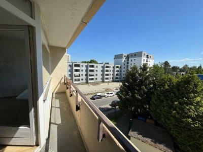 Bezugsfreie Einzimmerwohnung mit großem Balkon