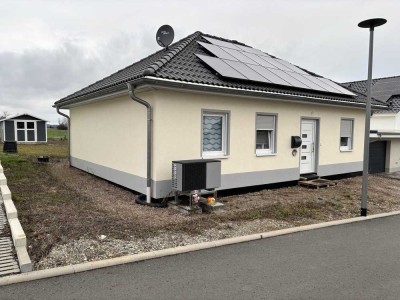 Moderner Bungalow mit Panoramablick auf die Wachsenburg