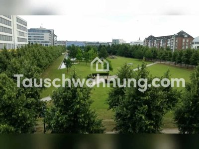 Tauschwohnung: Sehr schöne helle 2-Zimmer Wohnung mit Blick auf den Park