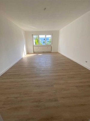 Stilvolle, renovierte 2-Zimmer Wohnung mit neuer EBK in Esslingen