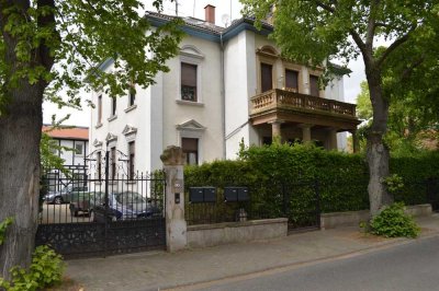 * Modernes Wohnen in stilvoller Jugendstil - Villa * - 4 Zimmerwohnung