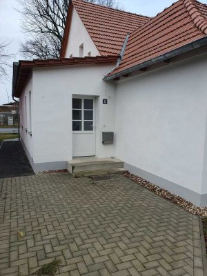 moderne 2-Raum-Wohnung mit Küche