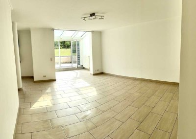 Charmante 2,5-Zimmer-Wohnung mit Terrasse und Kfz-Stellplatz