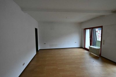 Praktische 2,5-Zimmer-Wohnung mit Balkon im Zentrum von Idar